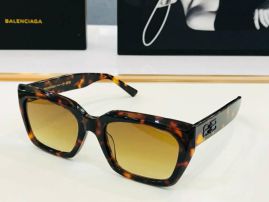 Picture of Balenciga Sunglasses _SKUfw55135494fw